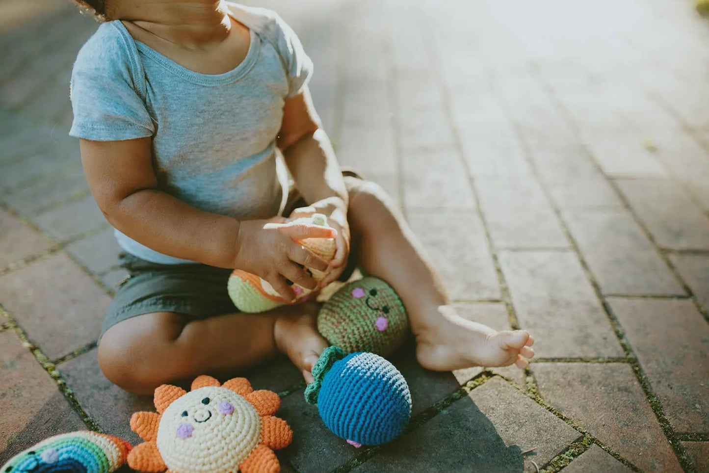 Friendly Weather Toy - Sun Rattle Pebble