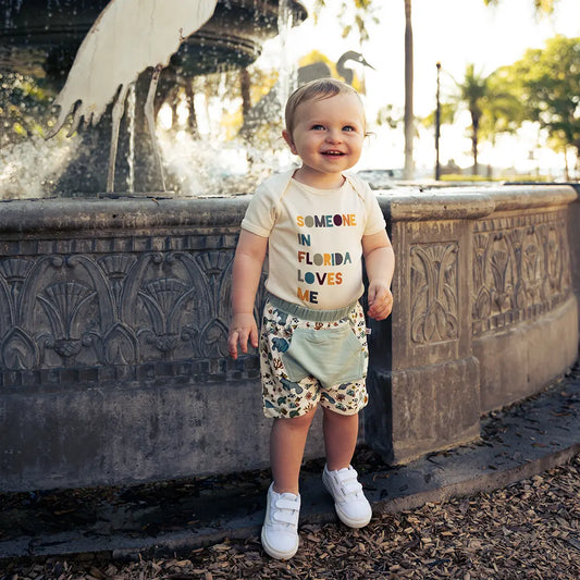 Someone in FL Loves Me Florida Baby Gift Cotton Onesie Emerson and Friends