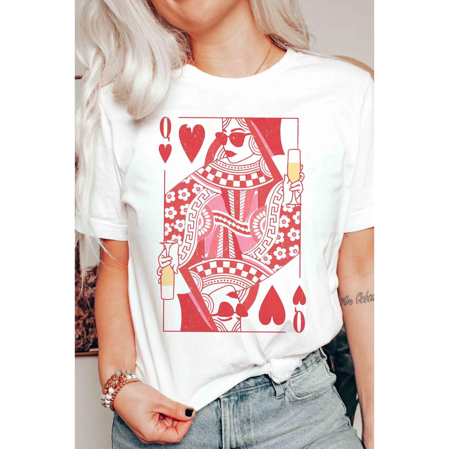 CHAMPAGNE QUEEN OF HEARTS Graphic Tee
