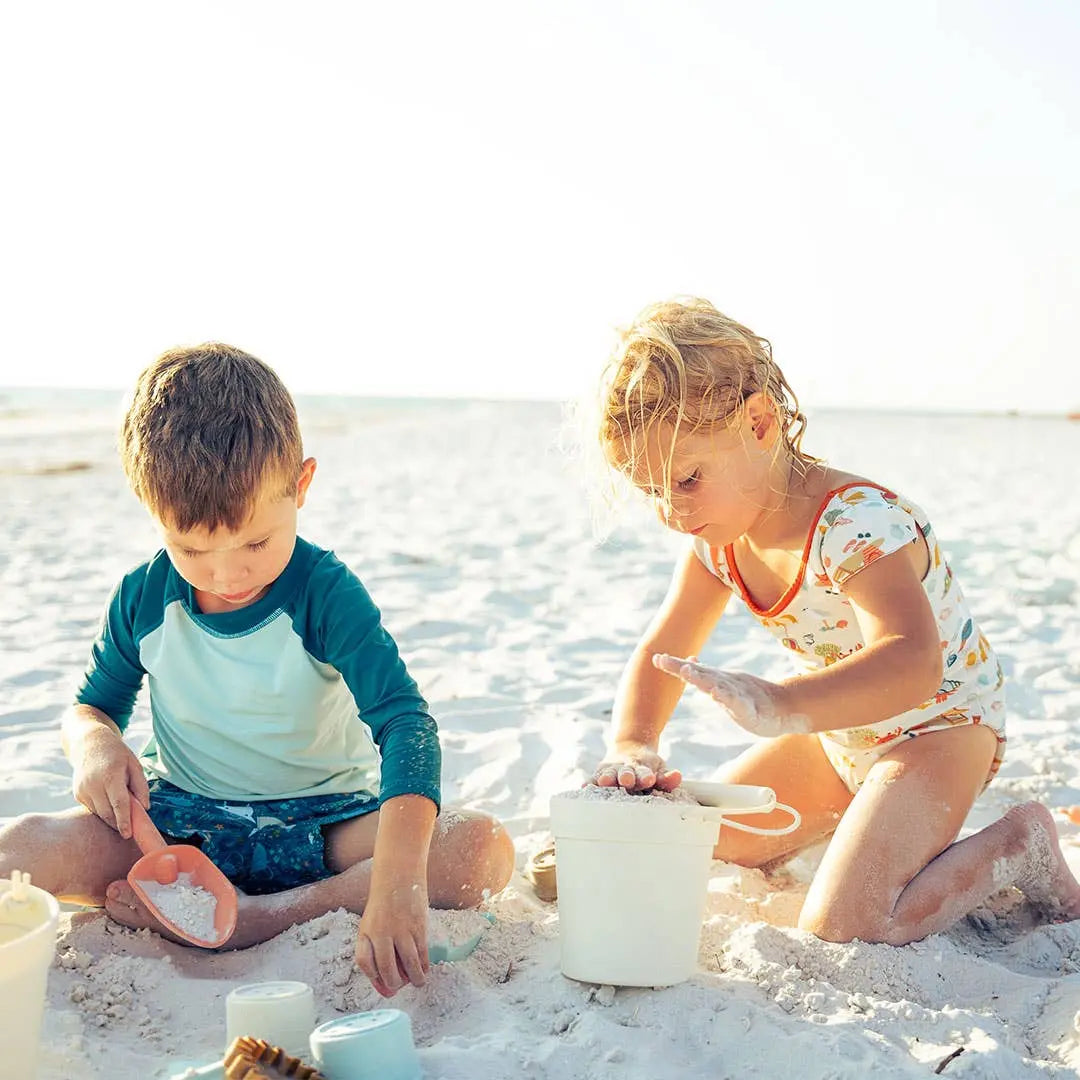 Kids Silicone Beach Bucket and Sand Toys Gift Set Emerson and Friends