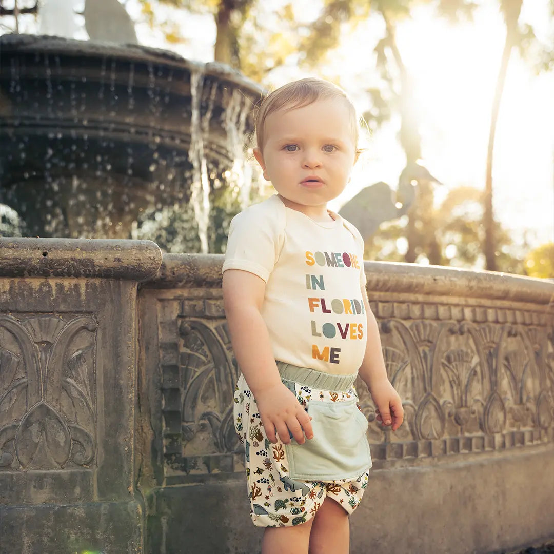 Someone in FL Loves Me Florida Baby Gift Cotton Onesie Emerson and Friends