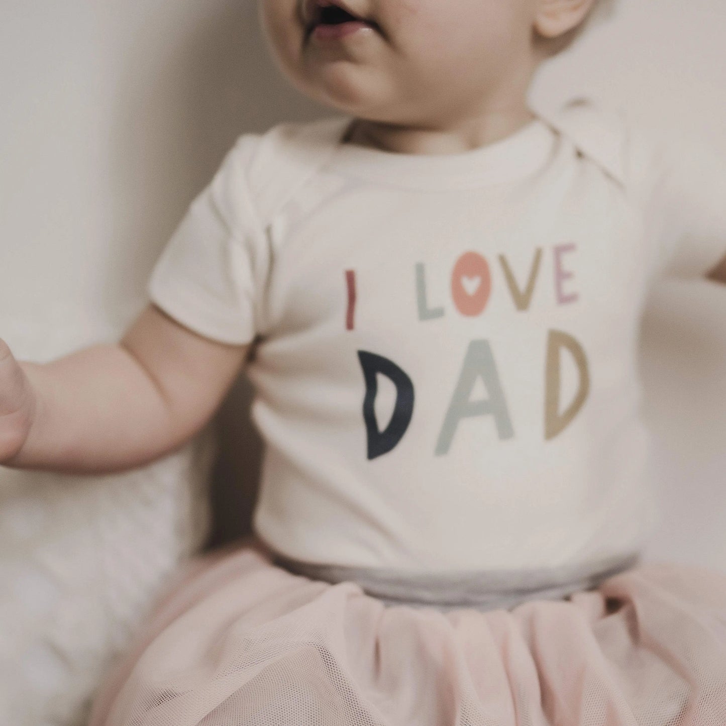 Baby graphic organic onesie | love dad Finn + Emma