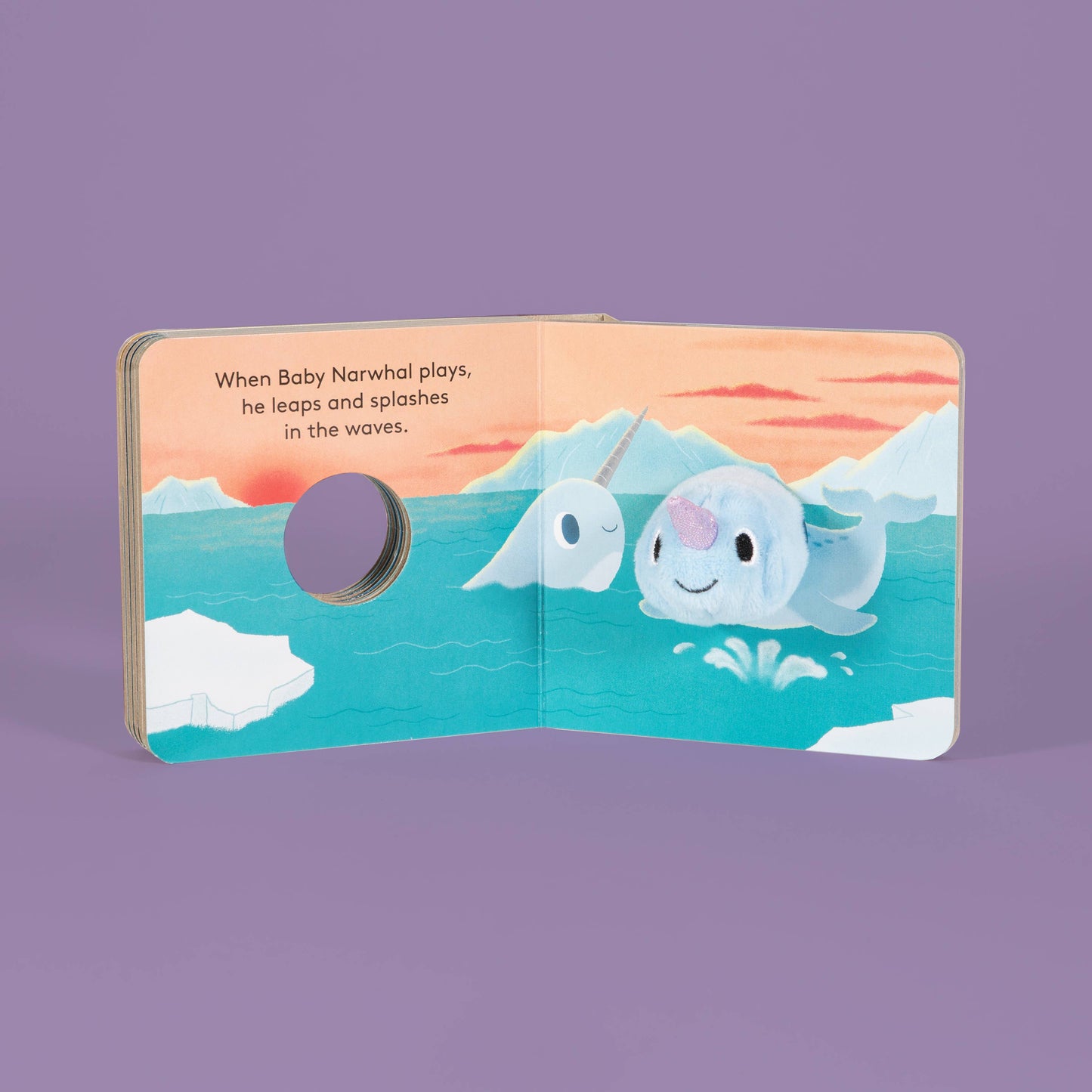 Baby Narwhal: Finger Puppet Book Chronicle Books