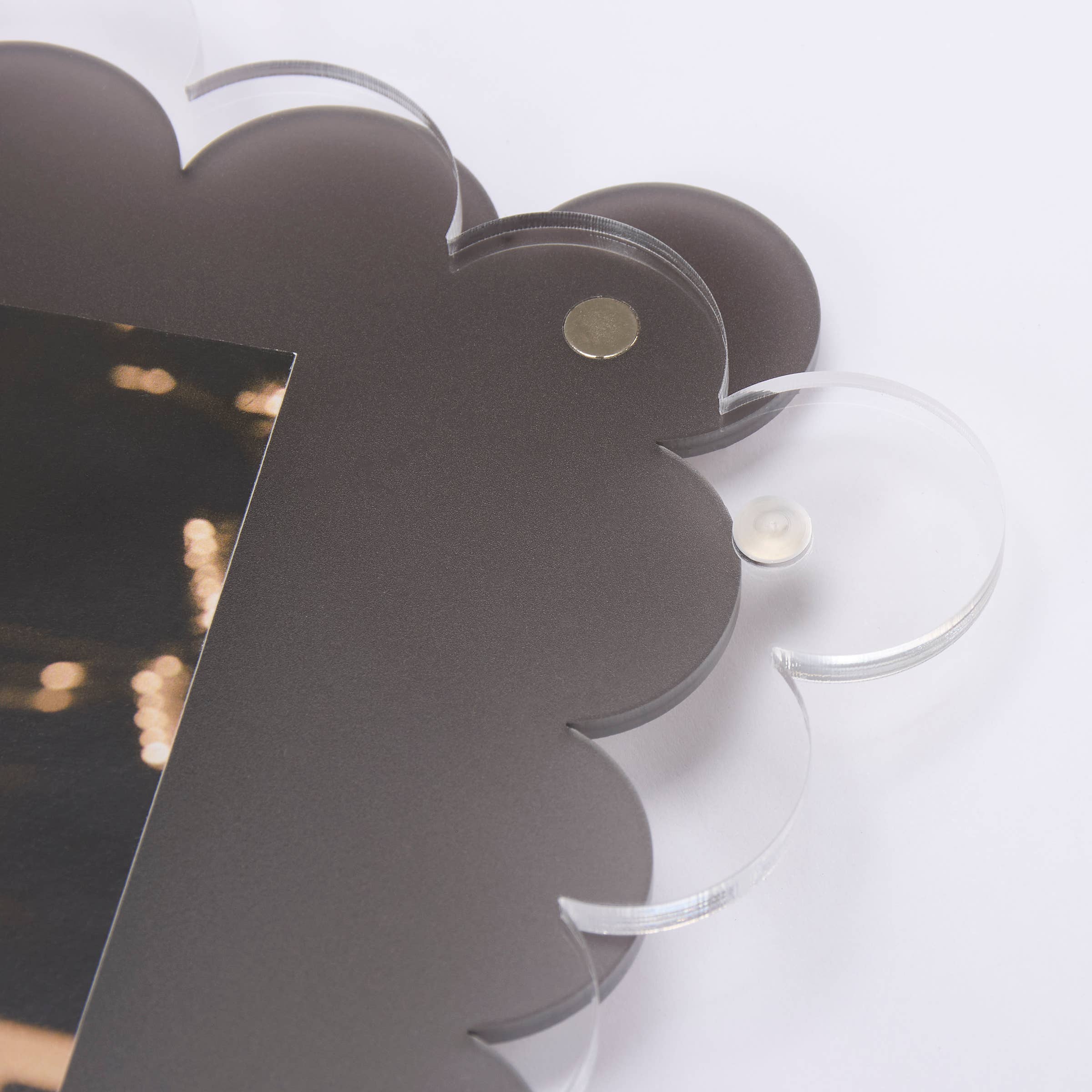 Clear Scallop Magnetic Photo Frame