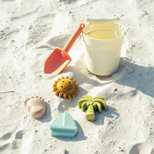 Kids Silicone Beach Bucket and Sand Toys Gift Set Emerson and Friends