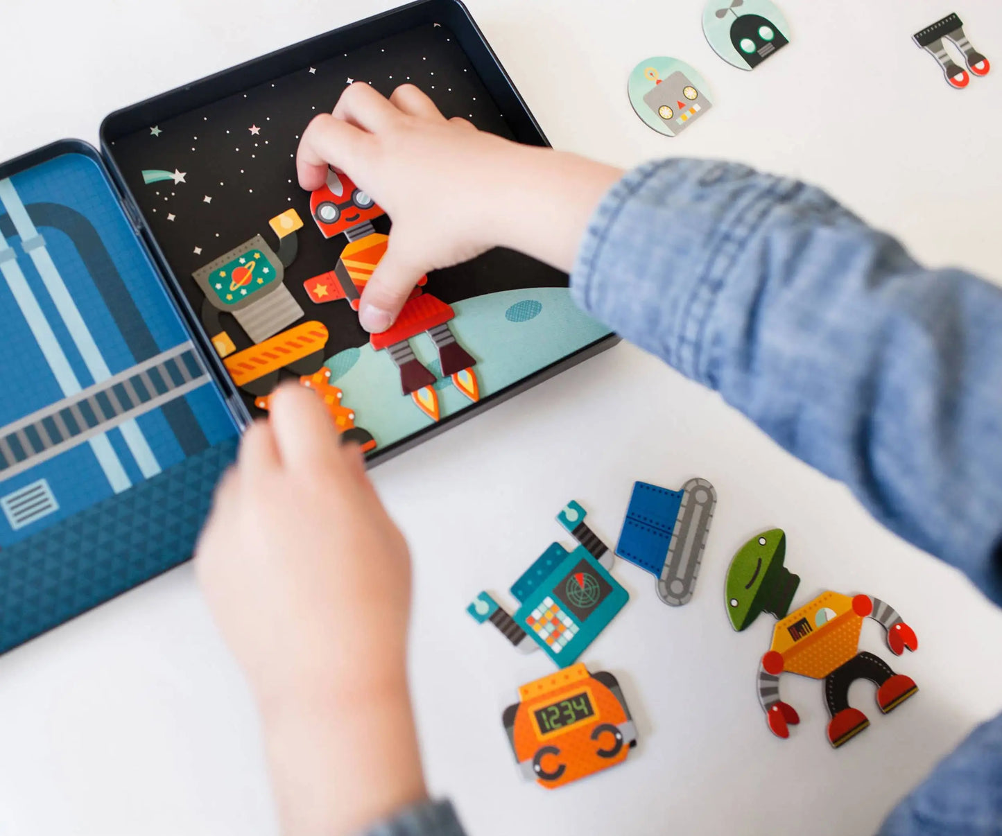Robot Remix Magnetic Play Set Chronicle Books