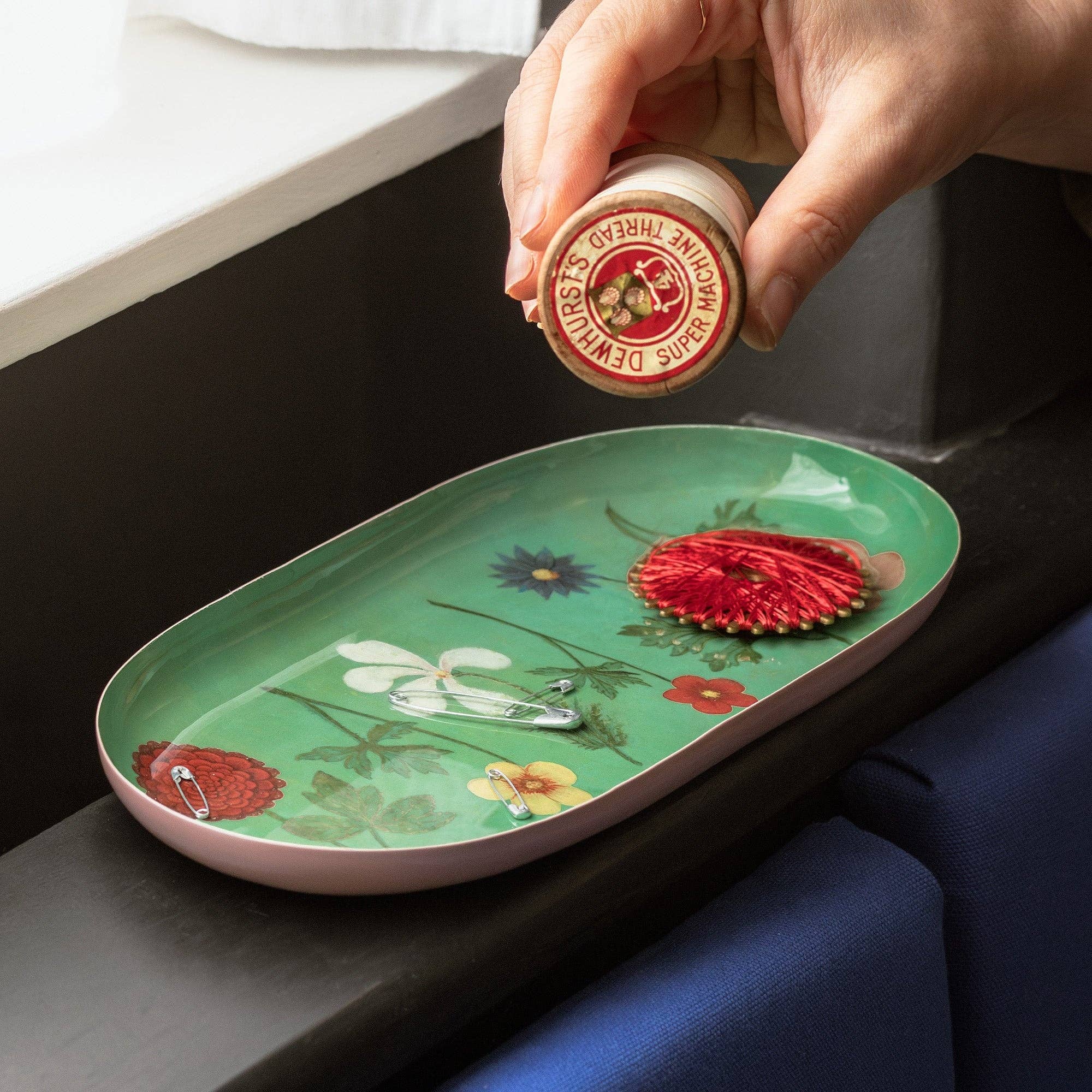 Oval Enamel Tray - Festival of Flowers Roomytown Inc